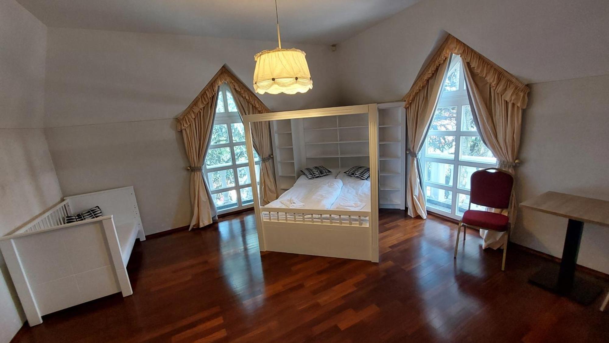 Castle Garden *** Apartment Szombathely Ruang foto