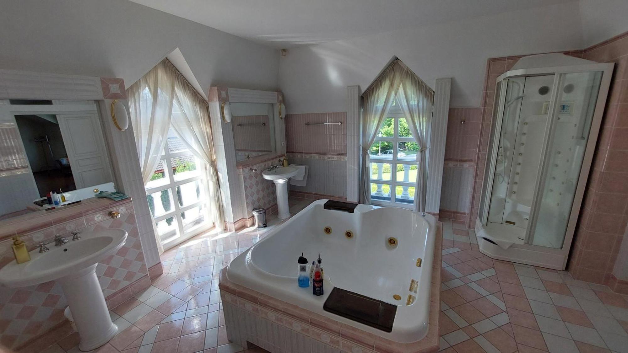 Castle Garden *** Apartment Szombathely Ruang foto